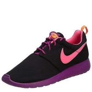 Nike Rosherun - Kids 6Y (Women Size 8)